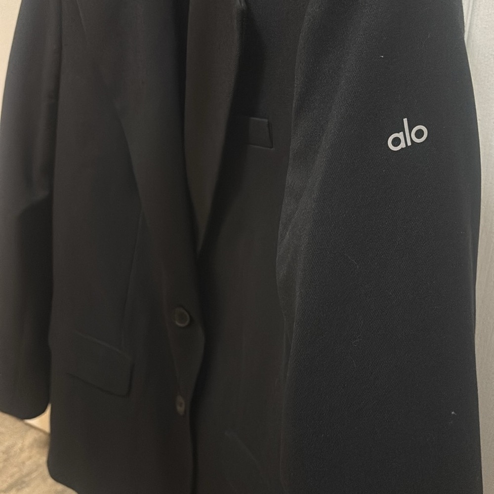 ALO First Class Blazer - Picture 4 of 6